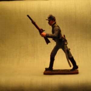 Dismounted Union Cavalryman, walking with carbine