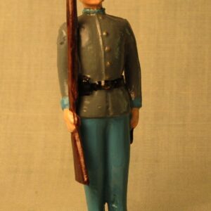Civil War Enlisted Man, shoulder arms (can be painted Union or Confederate)