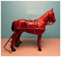 Standing horse (breast harness)